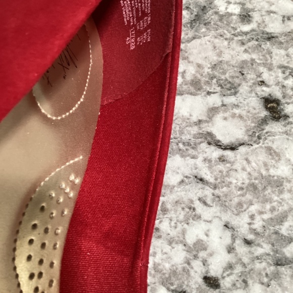 8.5 w red heels - Picture 5 of 5